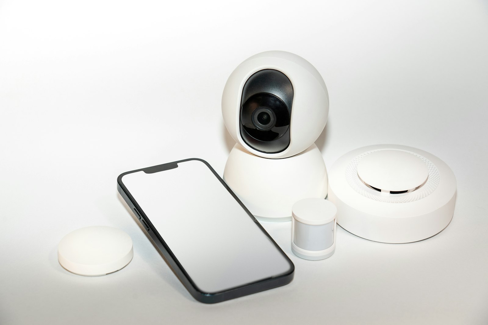 Đặt camera trong nhà ở đâu để vừa trông được vừa giữ riêng tư